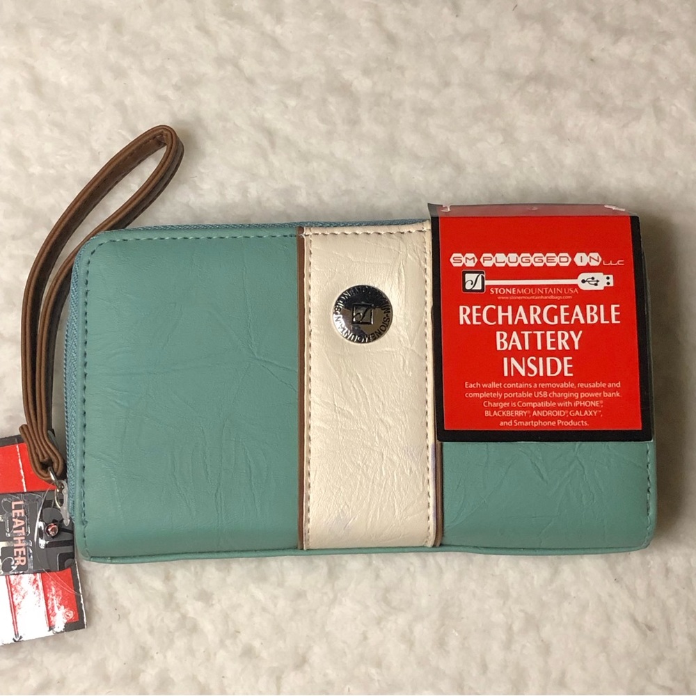 New Stone Mountain Leather Wristlet Wallet W/Rechargeable Phone Battery